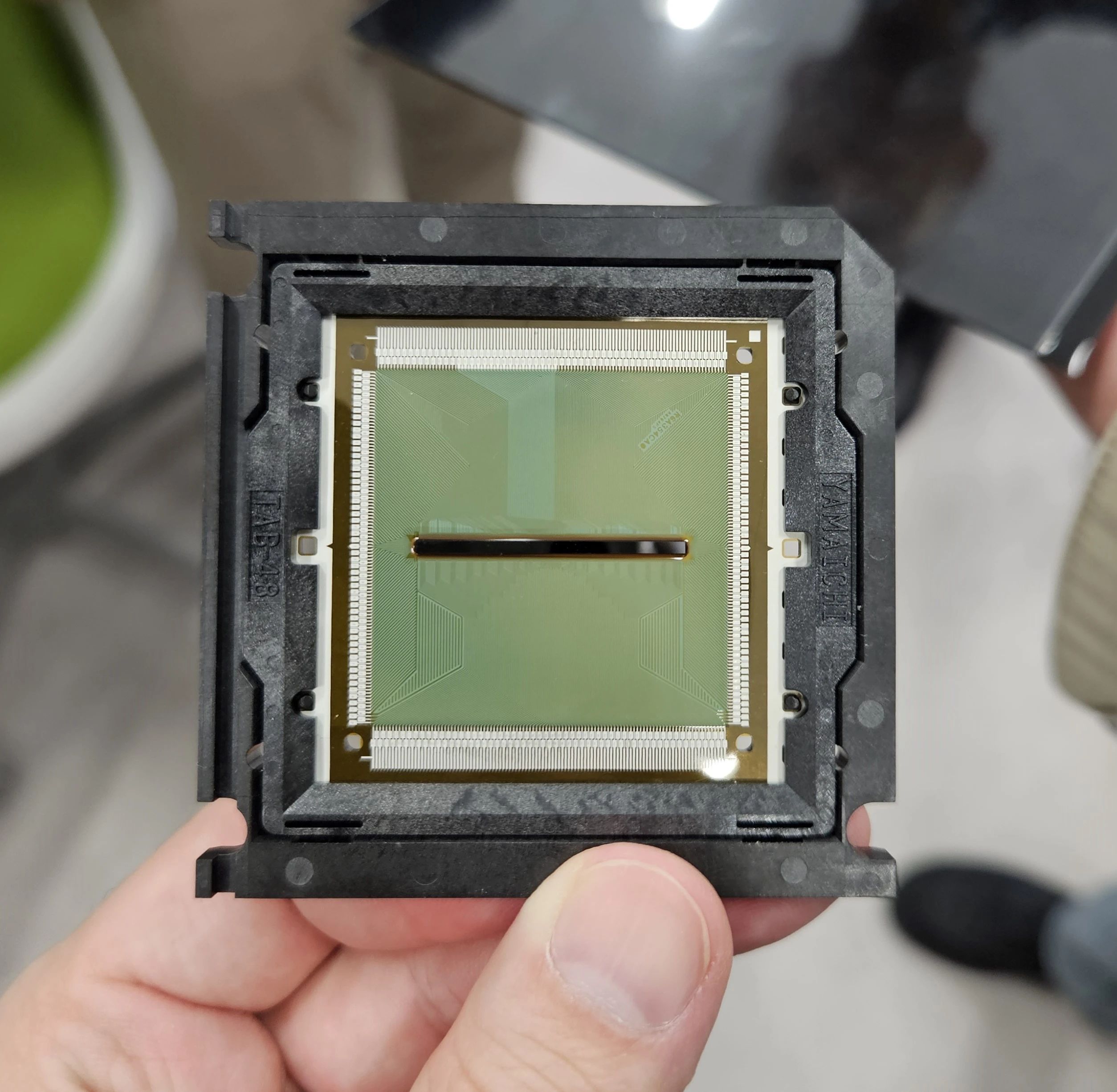 英唐智控：車載DDIC批量交付，開(kāi)啟收獲第一步